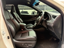 2017 TOYOTA Harrier 2.0 (A) berdaftar 2019 360 But Kuasa Kamera 
