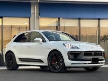 2022 PORSCHE MACAN GTS WITH TRAFFIC JAM ASSIST 