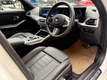 2024 BMW 3 Siri 330i M-Sport CKD Facelift 2k km di bawah jaminan 29