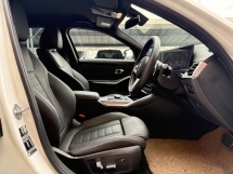 2024 BMW 3 Siri 330i M-Sport CKD Facelift 2k km di bawah jaminan 29