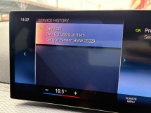 2024 BMW 3 Siri 330i M-Sport CKD Facelift 2k km di bawah jaminan 29