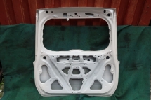 TOYOTA VOXY REAR BONNET Performance Part 