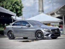 2019 MERCEDES-BENZ C-CLASS C200 LOCAL SPEC 1 LADY ACCIDENT FREE LOW MILEAGE!