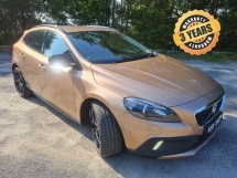2015 VOLVO V40 Cross COunty 2.0 T5 Turbo Sporty Premium Edition