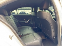 2023 MERCEDES-BENZ A-CLASS A200 1.3 CKD 20k km Rekod Perkhidmatan Penuh UW 2027