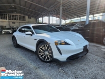 2022 PORSCHE TAYCAN 4 Cross Turismo (5 Year Warranty) (No Extra Charges) Performance Battery Plus Passenger Display