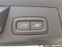 2018 沃尔沃 XC60 沃尔沃 XC60 2.0cc T8 插电式混合动力车 (一个) 2018