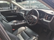 2018 沃尔沃 XC60 沃尔沃 XC60 2.0cc T8 插电式混合动力车 (一个) 2018