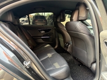 2023 MERCEDES-BENZ C-CLASS C200 1.5 (A) Perkhidmatan Penuh CKD Di Bawah Waranti 2027