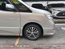 2017 Nissan Serena Nissan Serena 2.0cc S-Hybrid高速公路明星 (一个)