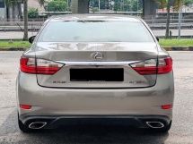 2015 雷克萨斯ES250 2.5 脸部提升 (一个) 高级轿车 / 天窗 / 推st