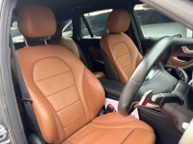 2021 MERCEDES-BENZ GLC 200 2.0 (一个) AMG Facelift CKD 52K KM Full Service 