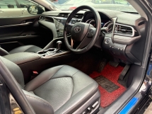 2019 TOYOTA CAMRY 2.5 V CBU 49k km Rekod Perkhidmatan Penuh Waranti Percuma