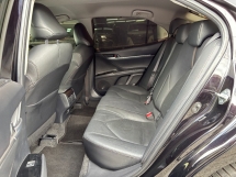 2019 TOYOTA CAMRY 2.5 V CBU 49k km Rekod Perkhidmatan Penuh Waranti Percuma