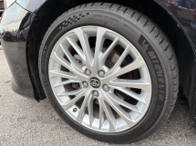 2019 TOYOTA CAMRY 2.5 V CBU 49k km Rekod Perkhidmatan Penuh Waranti Percuma
