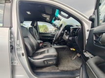 2023 TOYOTA HILUX 2.8 (A) ROGUE 4 X 4 FULL SERVICE RECORD H/LOAN