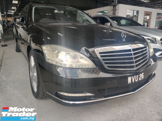 2010 MERCEDES-BENZ S-CLASS S350 with Sunroof