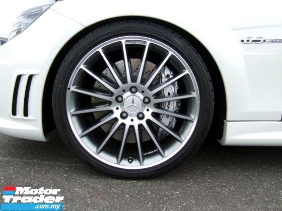 NEW AND ORIGINAL AMG STY5 19 INCH ALLOY RIMS Rims & Tires > Rims 
