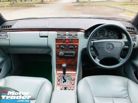 1999 MERCEDES-BENZ E-CLASS E200 2.0 AVANTGARDE SEDAN CAR KING CONIDITION CASH