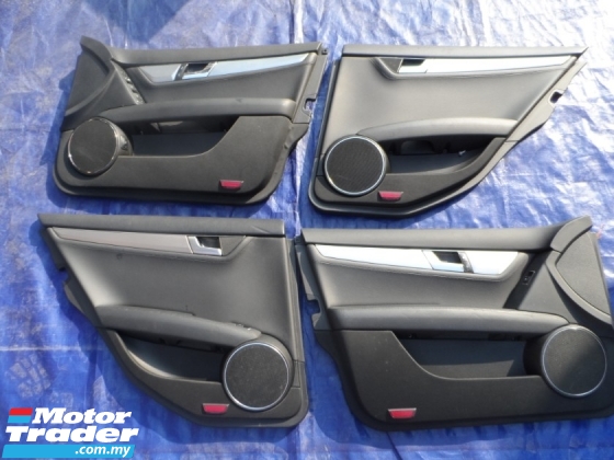 MERCEDES BENZ W204 DOOR TRIM SET Other Accesories
