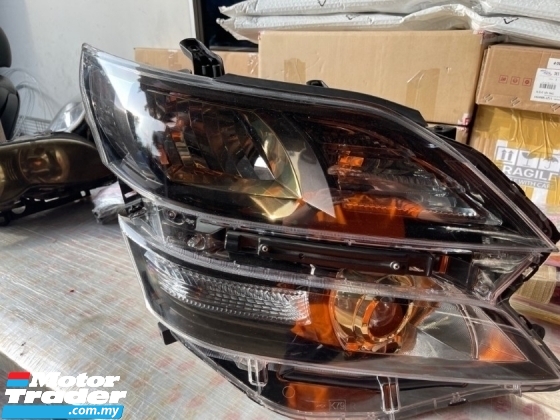 TOYOTA VELLFIRE GOLDEN EYES HEAD LAMP 20 NEW USED RECOND AUTO CAR SPARE PART Halfcut 