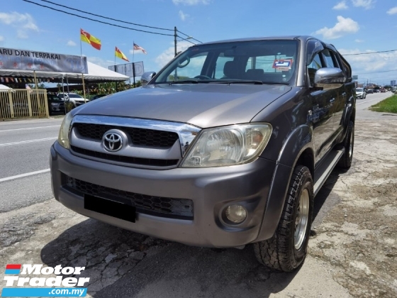 1999 maroon toyota hilux 4x4 pickup