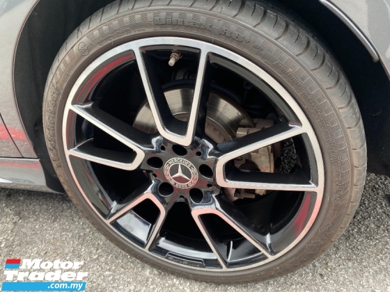 2019 梅赛德斯 - 奔驰C级C300 2.0 AMG 66K KM 保修期内提供全面服务