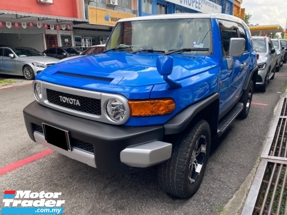 2012 TOYOTA FJ CRUISER 4.0 (A) berdaftar 2017 Langkah Sisi Kamera Songsang 