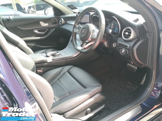 2020 梅赛德斯-奔驰 C 级 C200 AMG W205 全新改款年份 2020 千 45000 km 全方位服务循环保修至 11 月 2024
