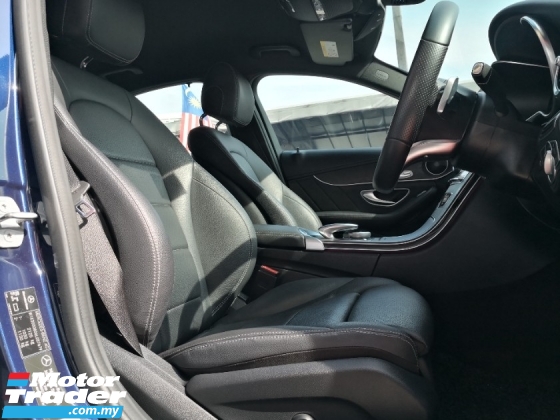 2020 梅赛德斯-奔驰 C 级 C200 AMG W205 全新改款年份 2020 千 45000 km 全方位服务循环保修至 11 月 2024