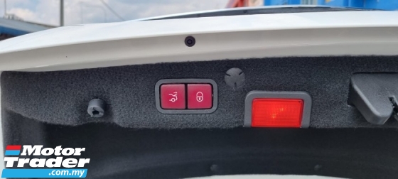 2018 梅赛德斯-奔驰 C 级 C350e 2.0cc AMG (CKD) (UW02/2024) 寄存器 2018
