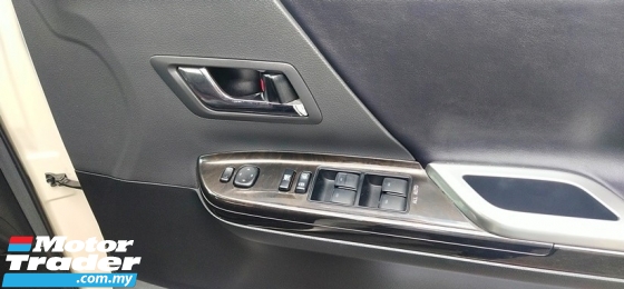 2013 丰田 ALPHARD 2.4cc 黄金型 2 模型 (一个) 85K KM 2 年保修