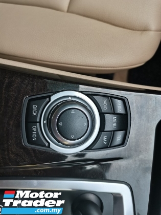 2013 BMW 5 SERIES 2013 BMW 520i (CBU) 2.0 (A) Sunroof Jepun Spec Berdaftar 2017 Keyless