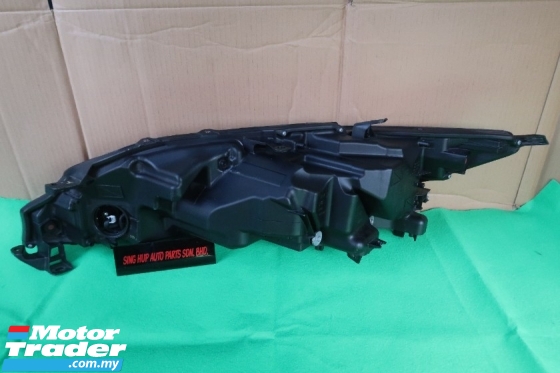 TOYOTA HARRIER ZSU60 HEADLAMP PER SIDE Lighting 