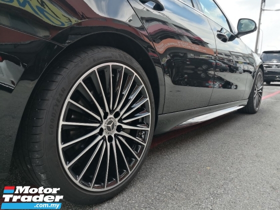 2023 MERCEDES-BENZ C-CLASS C300 AMG Model Baharu TAHUN DIBUAT 2023 CKD Selesai 15000 km Sahaja Di Bawah Mercedes Malaysia Waranti kepada 2027
