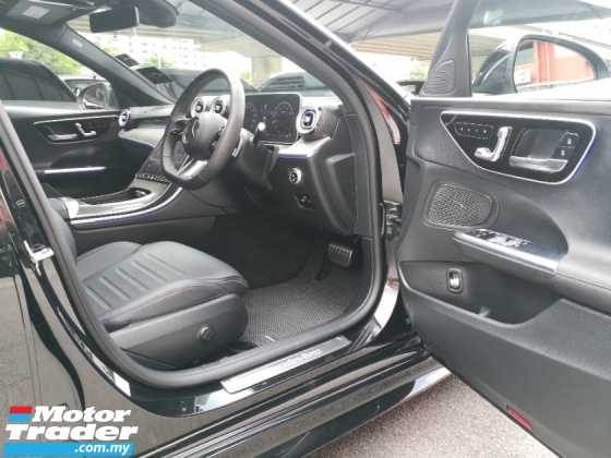 2023 MERCEDES-BENZ C-CLASS C300 AMG Model Baharu TAHUN DIBUAT 2023 CKD Selesai 15000 km Sahaja Di Bawah Mercedes Malaysia Waranti kepada 2027