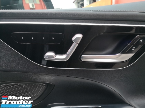 2023 MERCEDES-BENZ C-CLASS C300 AMG Model Baharu TAHUN DIBUAT 2023 CKD Selesai 15000 km Sahaja Di Bawah Mercedes Malaysia Waranti kepada 2027