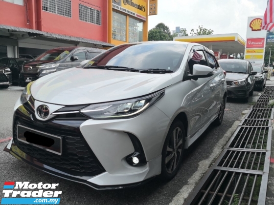 2022 TOYOTA YARIS 1.5 E Tahun Dibuat 2022 Perbatuan Pemilik Wanita 29000 km Sahaja Perbatuan Tulen ((( 3 JAMINAN TAHUN )))
