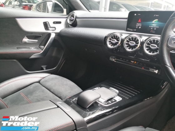 2018 Mercedes-Benz A级A250 AMG CBU掀背车W177年 2018 完成了64000公里的Hap Seng Star全面服务 (2 年保修)