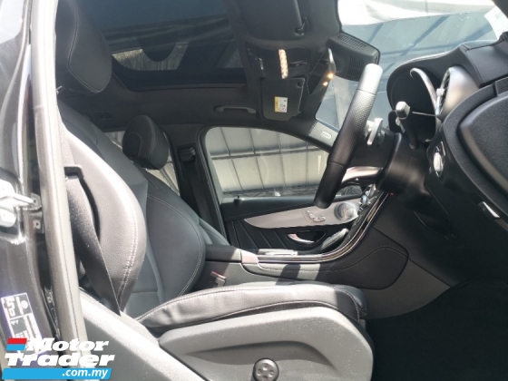 2020 MERCEDES-BENZ GLC-CLASS GLC300 2.0cc AMG Tahun Dibuat 2020 4Matic Mil 30000 km Sahaja Waranti CYCLE Servis Penuh kepada 2025