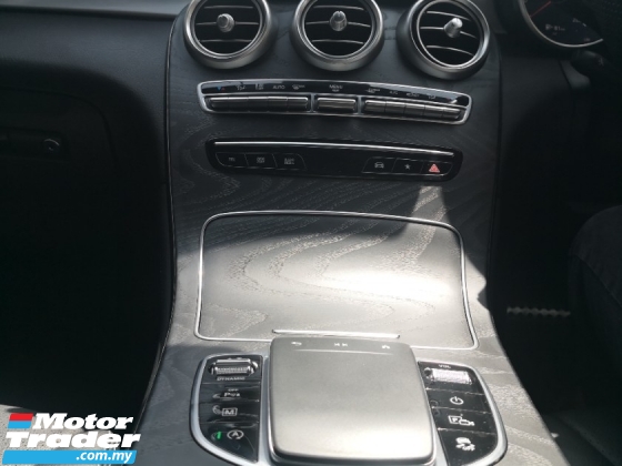 2020 MERCEDES-BENZ GLC-CLASS GLC300 2.0cc AMG Tahun Dibuat 2020 4Matic Mil 30000 km Sahaja Waranti CYCLE Servis Penuh kepada 2025