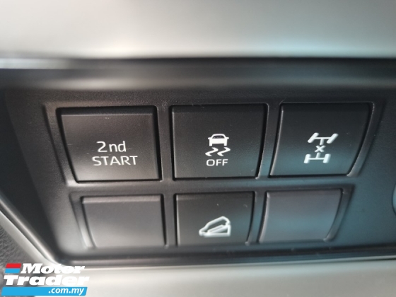 2019 丰田陆地巡洋舰 2.8 普拉多TX (一个) REG 2024