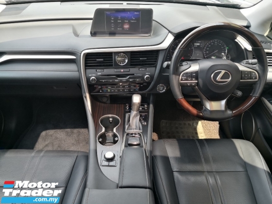 2019 雷克萨斯 RX300 豪华 CBU 年份 2019 完毕 64000 km 唯一提供全方位服务 Lexus Malaysia (( 自由 2 年度保修 ))