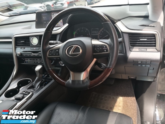 2019 雷克萨斯 RX300 豪华 CBU 年份 2019 完毕 64000 km 唯一提供全方位服务 Lexus Malaysia (( 自由 2 年度保修 ))