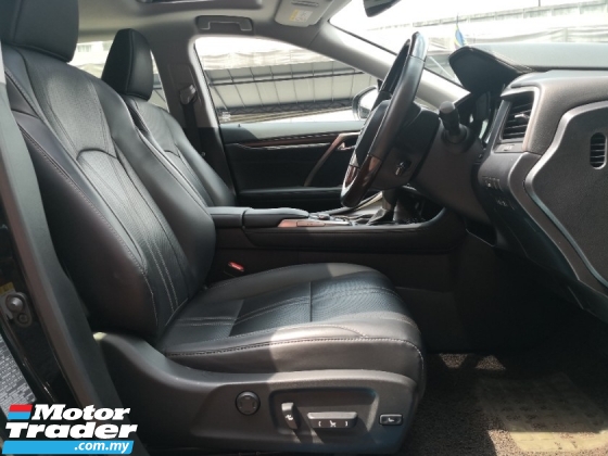 2019 雷克萨斯 RX300 豪华 CBU 年份 2019 完毕 64000 km 唯一提供全方位服务 Lexus Malaysia (( 自由 2 年度保修 ))