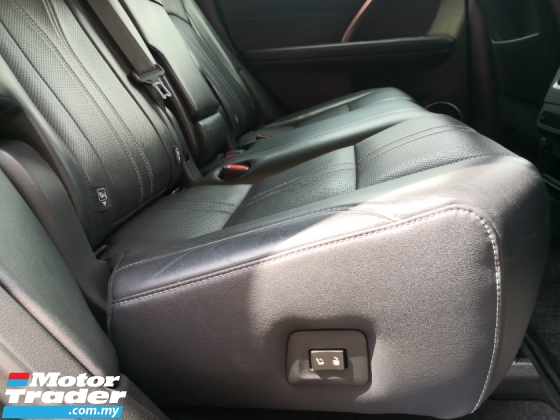 2019 雷克萨斯 RX300 豪华 CBU 年份 2019 完毕 64000 km 唯一提供全方位服务 Lexus Malaysia (( 自由 2 年度保修 ))