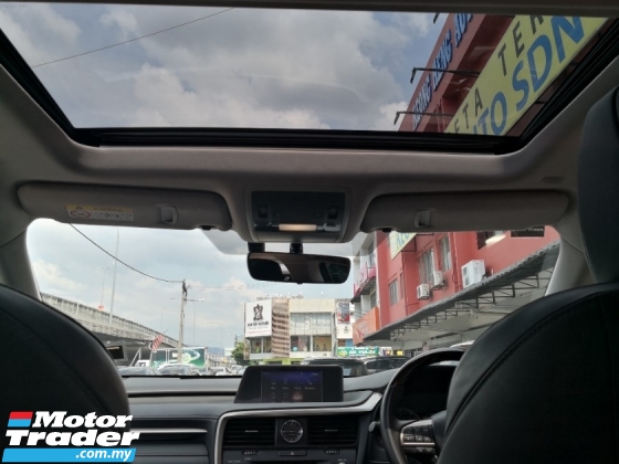 2019 雷克萨斯 RX300 豪华 CBU 年份 2019 完毕 64000 km 唯一提供全方位服务 Lexus Malaysia (( 自由 2 年度保修 ))