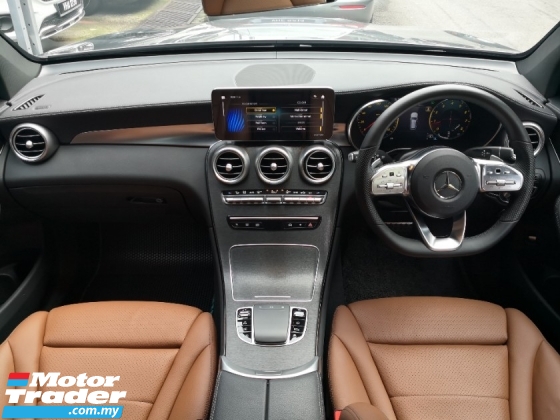 2021 梅赛德斯 - 奔驰GLC GLC200 AMG 2021 新的改头换面完成了45,000公里，只有全方位服务NZ Wheels保修 10.2025
