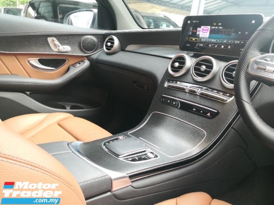 2021 梅赛德斯 - 奔驰GLC GLC200 AMG 2021 新的改头换面完成了45,000公里，只有全方位服务NZ Wheels保修 10.2025