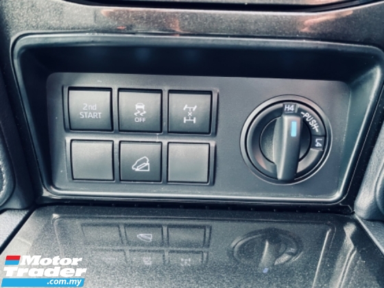 2021 TOYOTA PRADO 2.8 TX-L DIESEL Berdaftar 2024 Sunroof 7Seater 